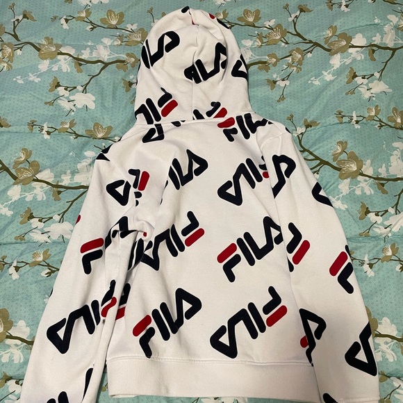 Fila Sweater Girls Large (fits women XS and S) - Picture 3 of 3